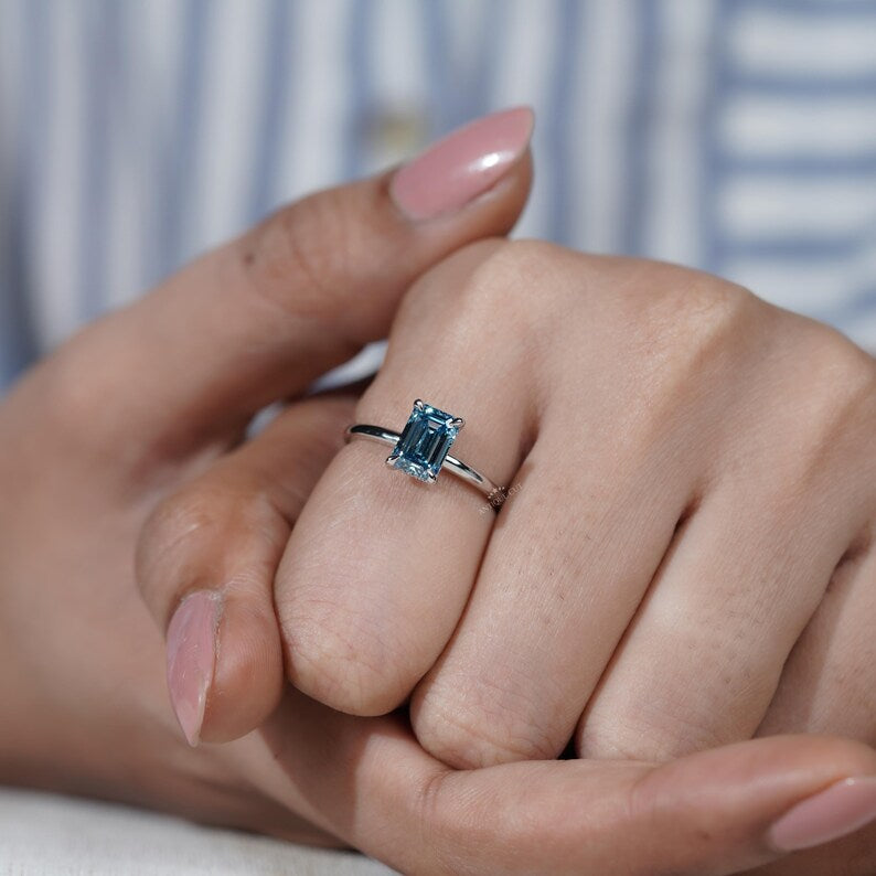 Antique style blue diamond ring white gold
