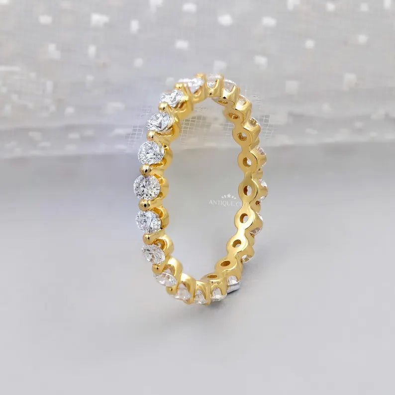 Round Diamond Wedding Band