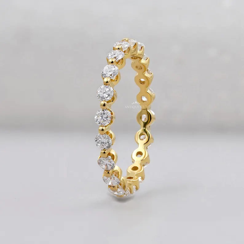 Round Diamond Wedding Band