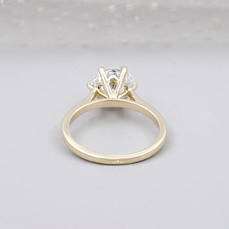 Sustainable lab grown diamond solitaire ring