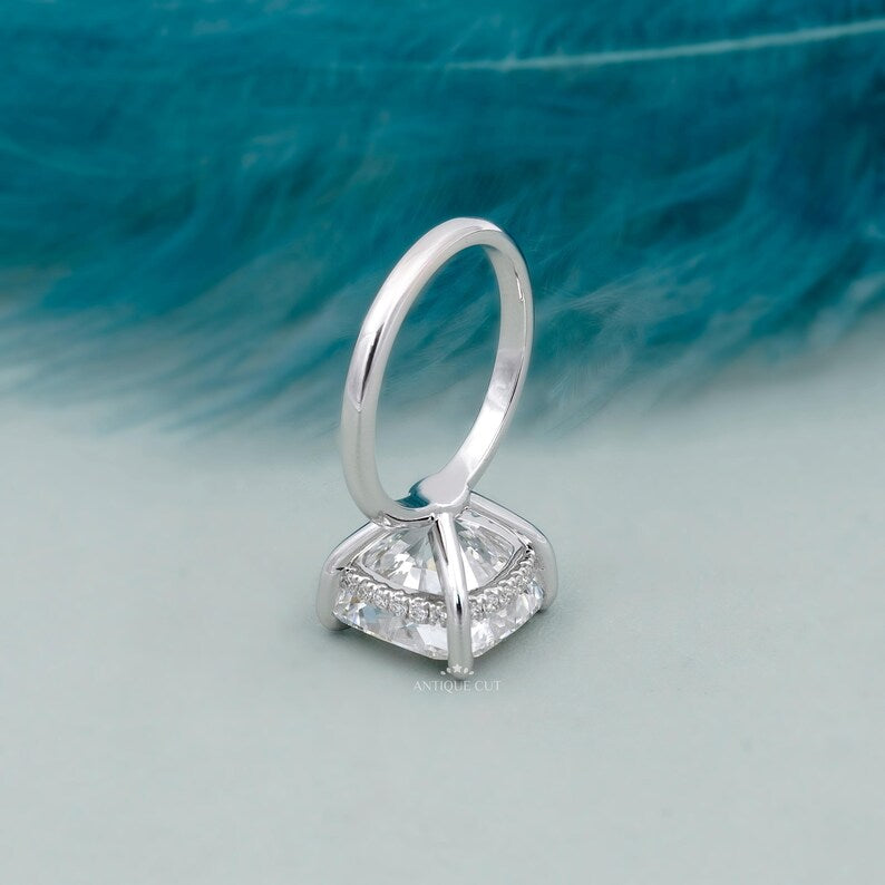 Antique-inspired cushion diamond ring in white gold