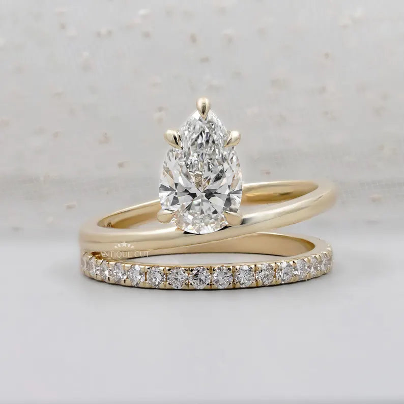 Pear Diamond Ring