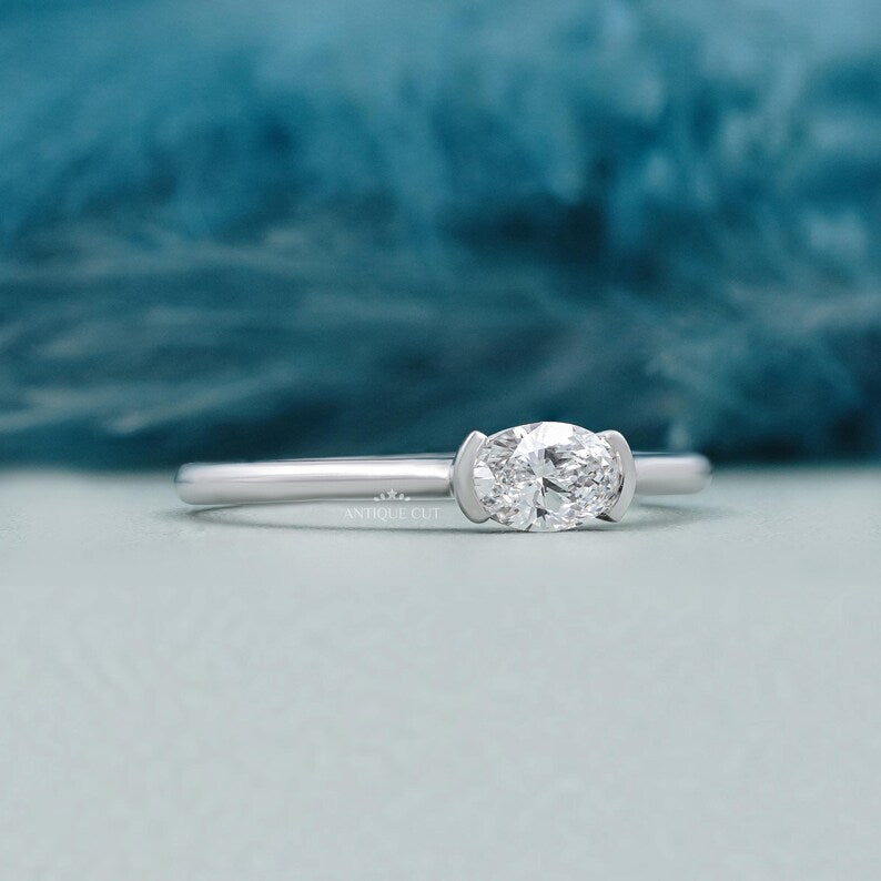 Horizontal oval diamond ring in white gold