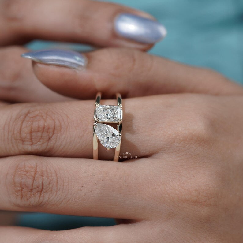 Romantic Toi et Moi diamond ring with two stones