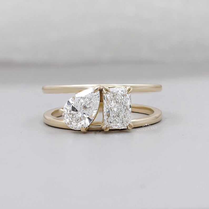 Toi et Moi diamond engagement ring in yellow gold