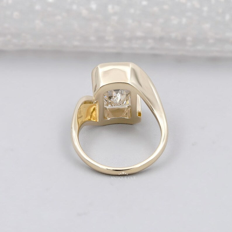 Minimalist bezel set diamond ring design