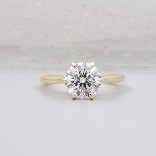 Round Cut Diamond Ring 1