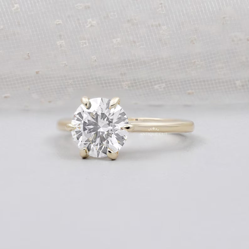 Lab grown diamond round cut engagement ring