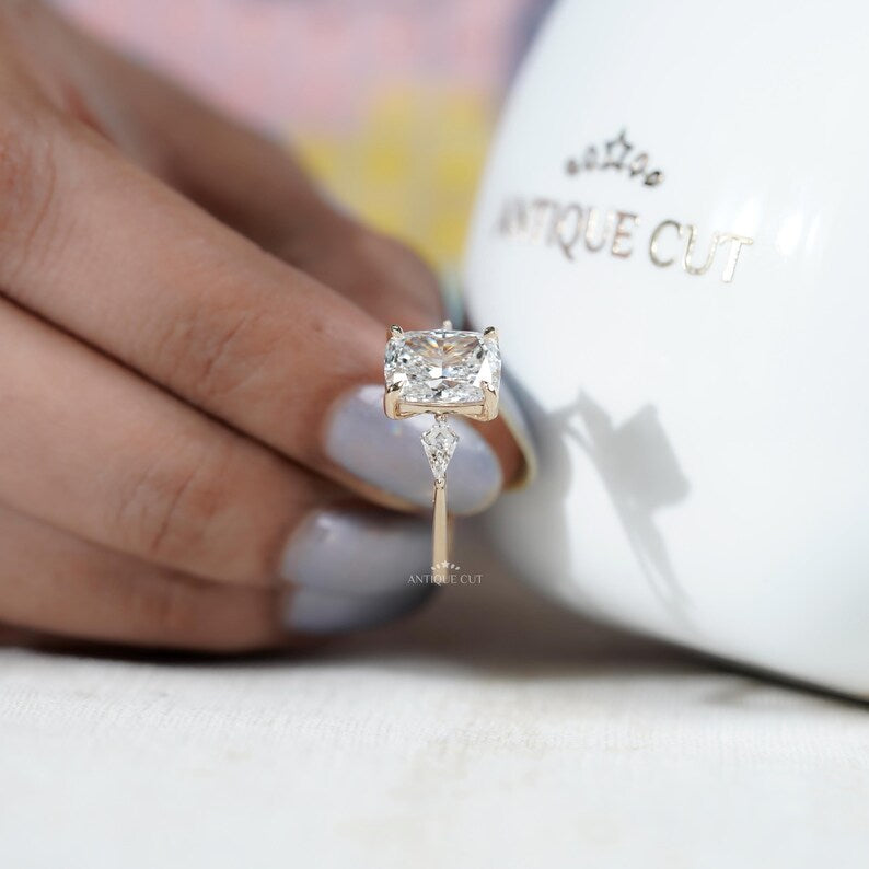 Three Stone Engagement Ring Gold