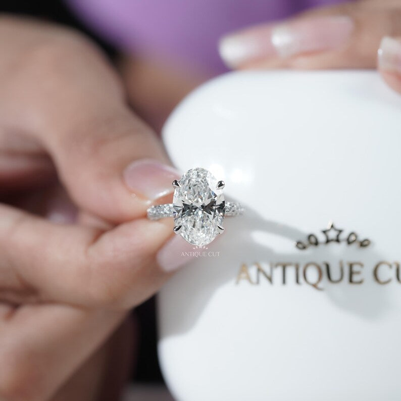 Elegant oval diamond ring modern style