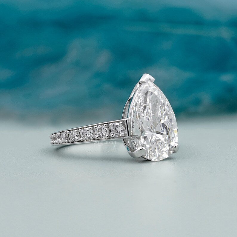 White gold pear cut diamond ring pavéesparkle engagement ring