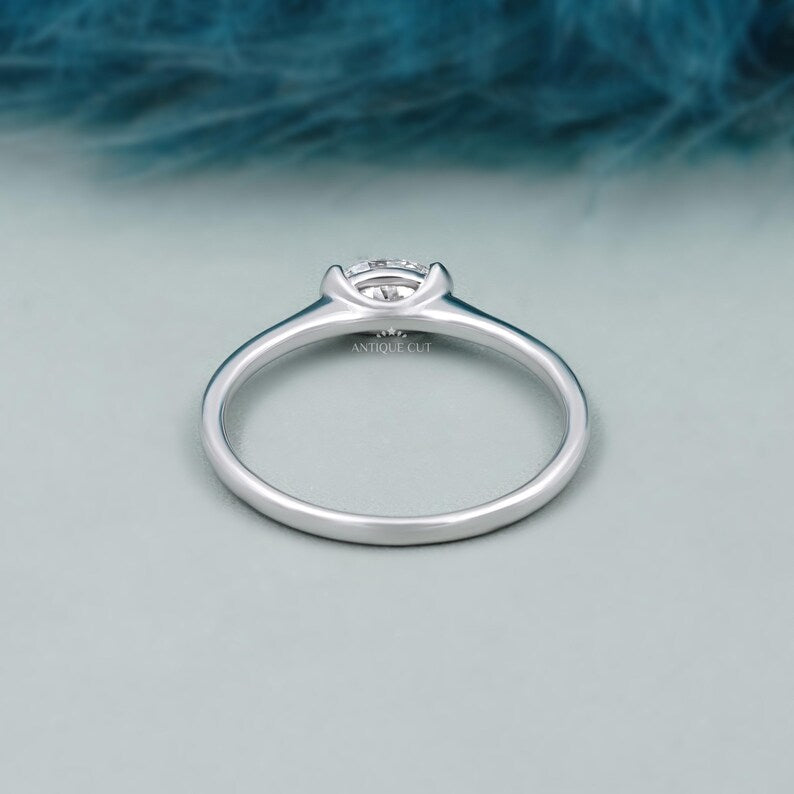IGI certified oval diamond ring white gold