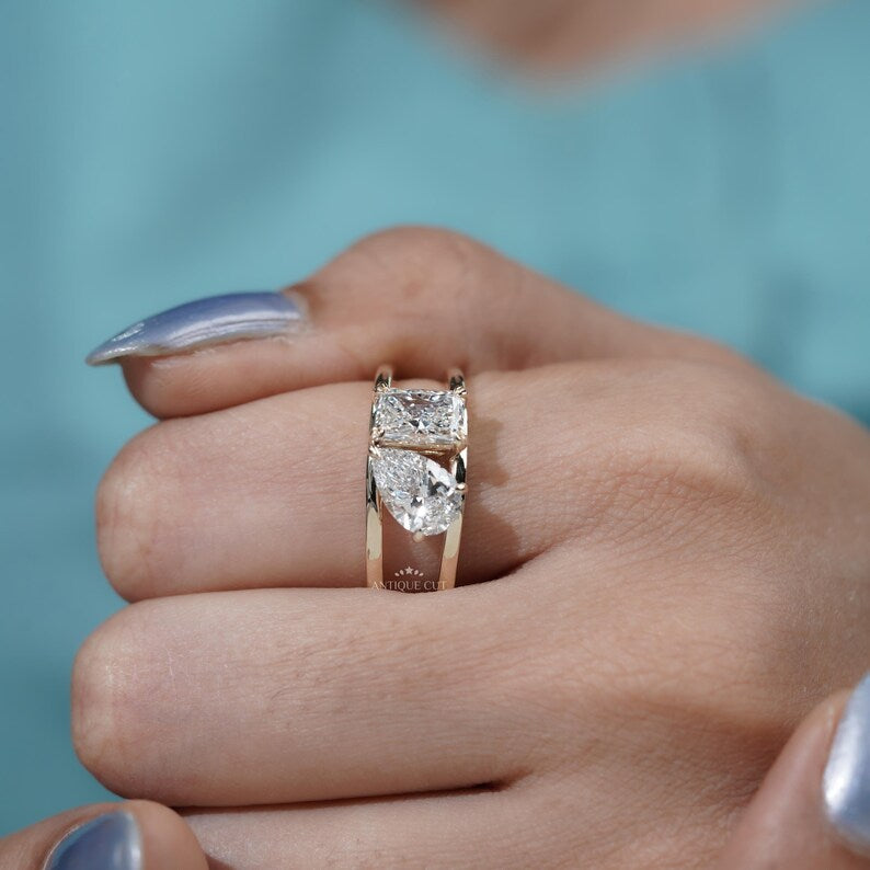 Toi et Moi ring with brilliant lab grown diamonds