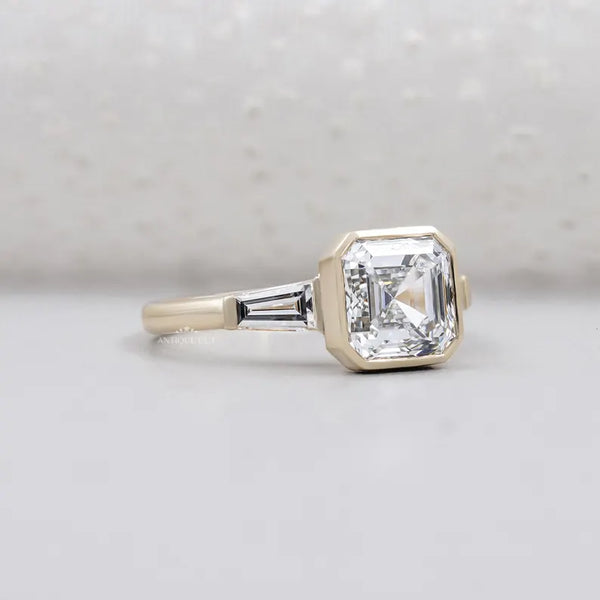 Platinum engagement ring with Art Deco inspired diamond setting