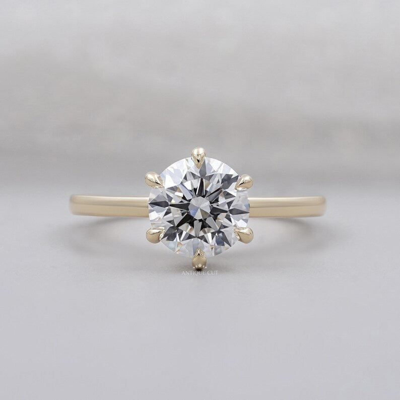 Round Brilliant Cut Diamond Ring with Solitaire Diamond | Yellow Gold