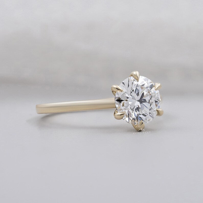 Round Brilliant Cut Diamond Ring with Solitaire Diamond | Yellow Gold