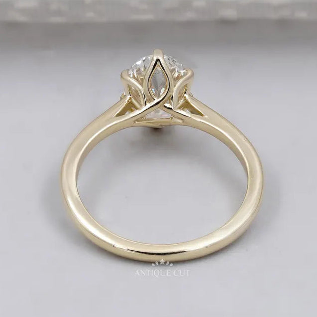 6 prong oval diamond ring sparkle