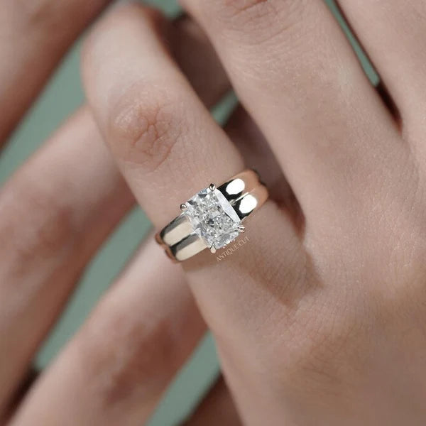 Solitaire Diamond Cushion Cut Engagement Ring in Yellow Gold | IGI Certified