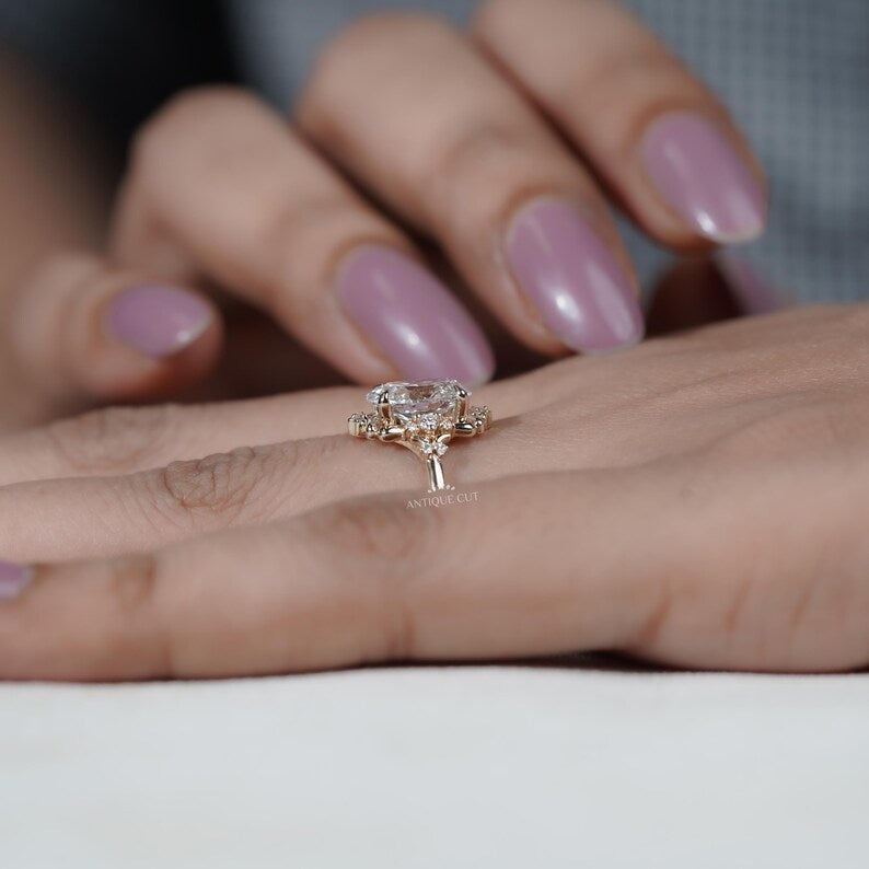 Luxury floral halo oval diamond ring