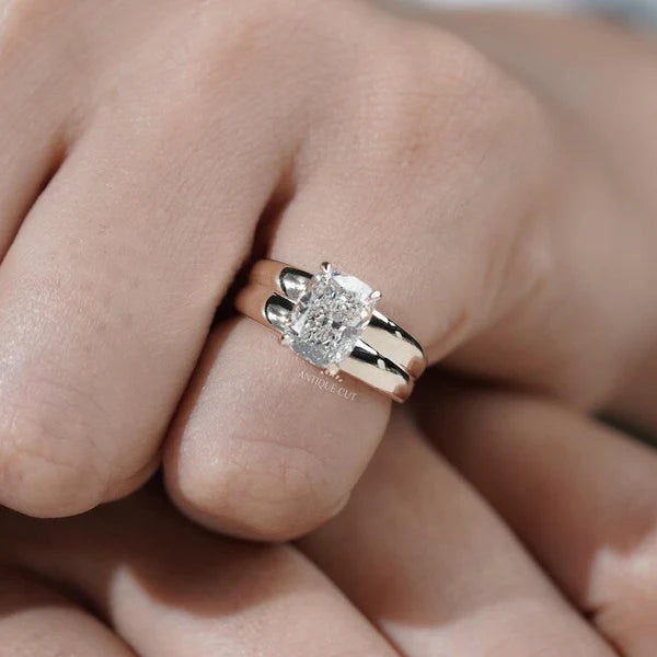 Solitaire Diamond Cushion Cut Engagement Ring in Yellow Gold | IGI Certified
