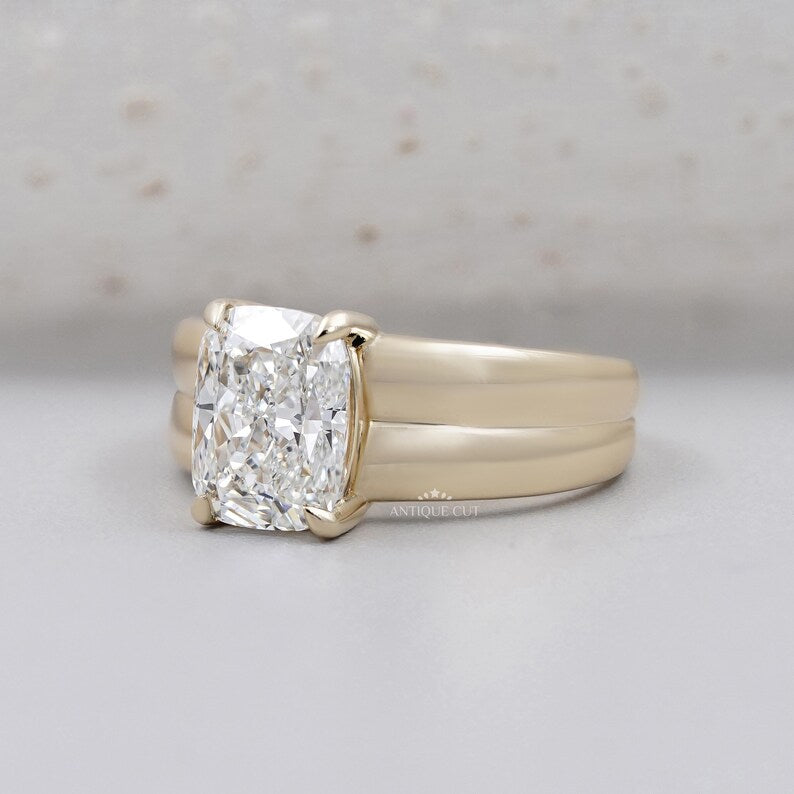 Yellow gold cushion diamond ring sparkle