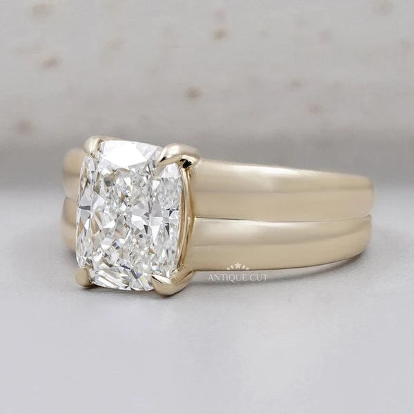 Solitaire Diamond Cushion Cut Engagement Ring in Yellow Gold | IGI Certified