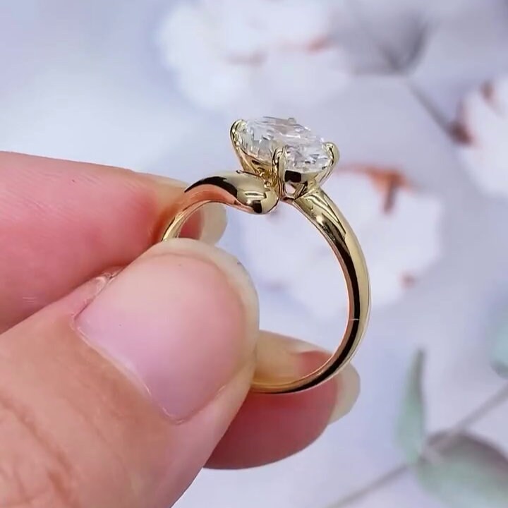 Oval 3ct Lab Grown Diamond Bypass Engagement Ring | Yellow Gold | IGI Certified