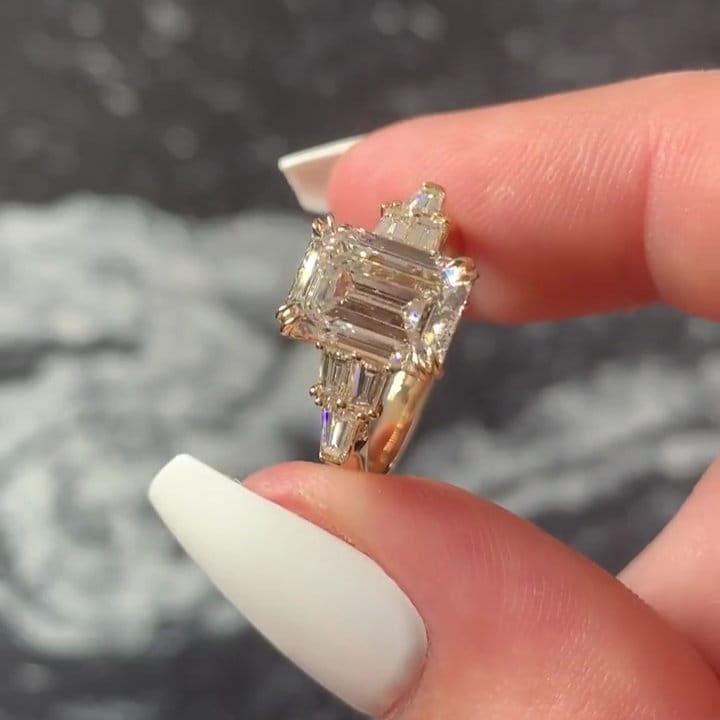 3.00ct Emerald Lab Diamond Ring | Pavé & Baguette Side Stones | DEF VVS | IGI Certified