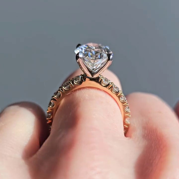 Oval 4.50tcw Lab Grown Diamond Two Tone Scalloped Pave setting Engagement Ring, D-E-F Color, VVS-VS Clarity
