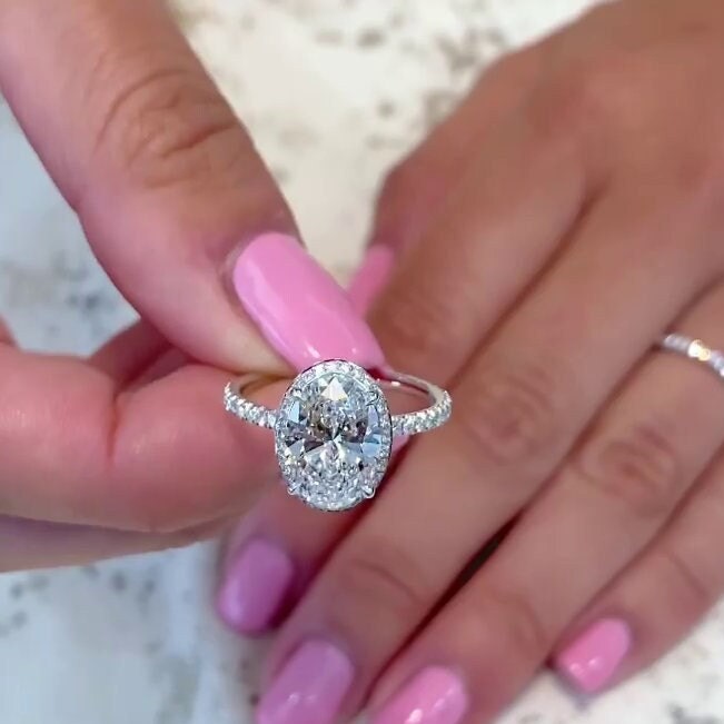 Oval 3.00tcw Lab Grown Diamond Halo Engagement Ring | IGI Certified | DEF VVS–VS | AntiqueCut