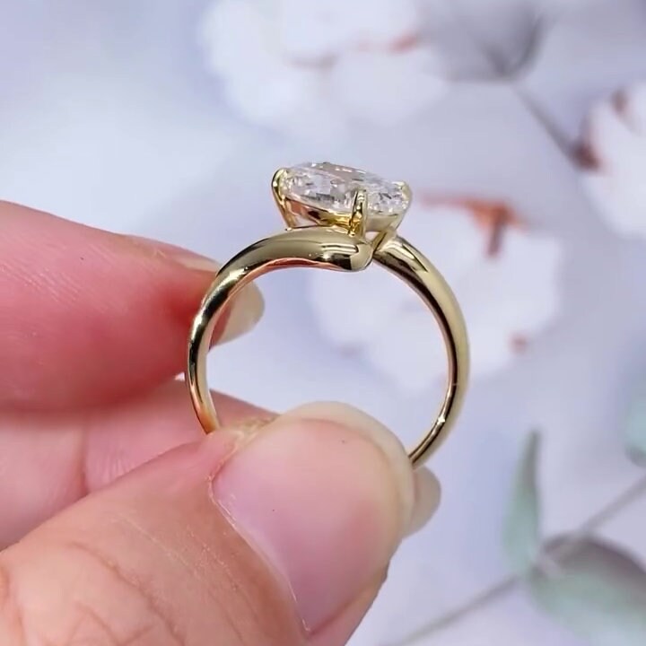 Veronika - Oval 3.61ct Lab Grown Diamond Bypass Engagement Ring | 14k Yellow Gold