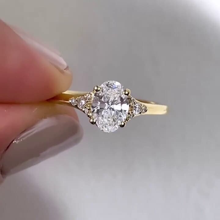 Oval 1.15tcw Lab Diamond Cathedral Side Stone Ring | IGI Certified | D-E-F | VVS–VS