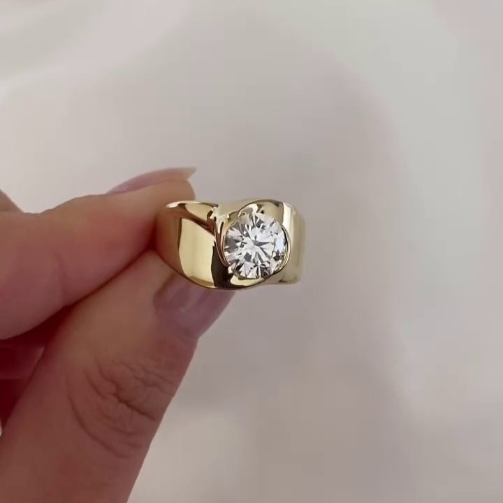 Modern Cigar Band Engagement Ring | 1.00ct Round Lab Diamond | IGI Certified