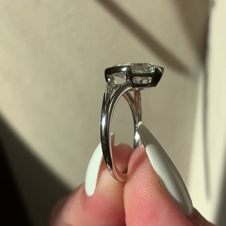 1.50ct Marquise Lab Grown Diamond Half Bezel Split Shank Engagement Ring | IGI Certified | VVS–VS Clarity