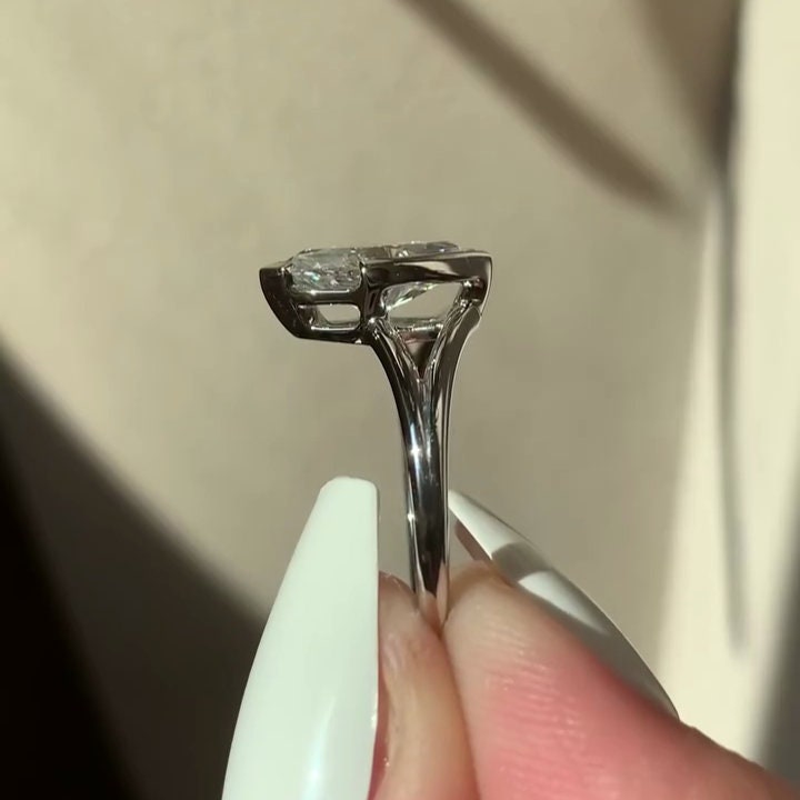 1.50ct Marquise Lab Grown Diamond Half Bezel Split Shank Engagement Ring | IGI Certified | VVS–VS Clarity