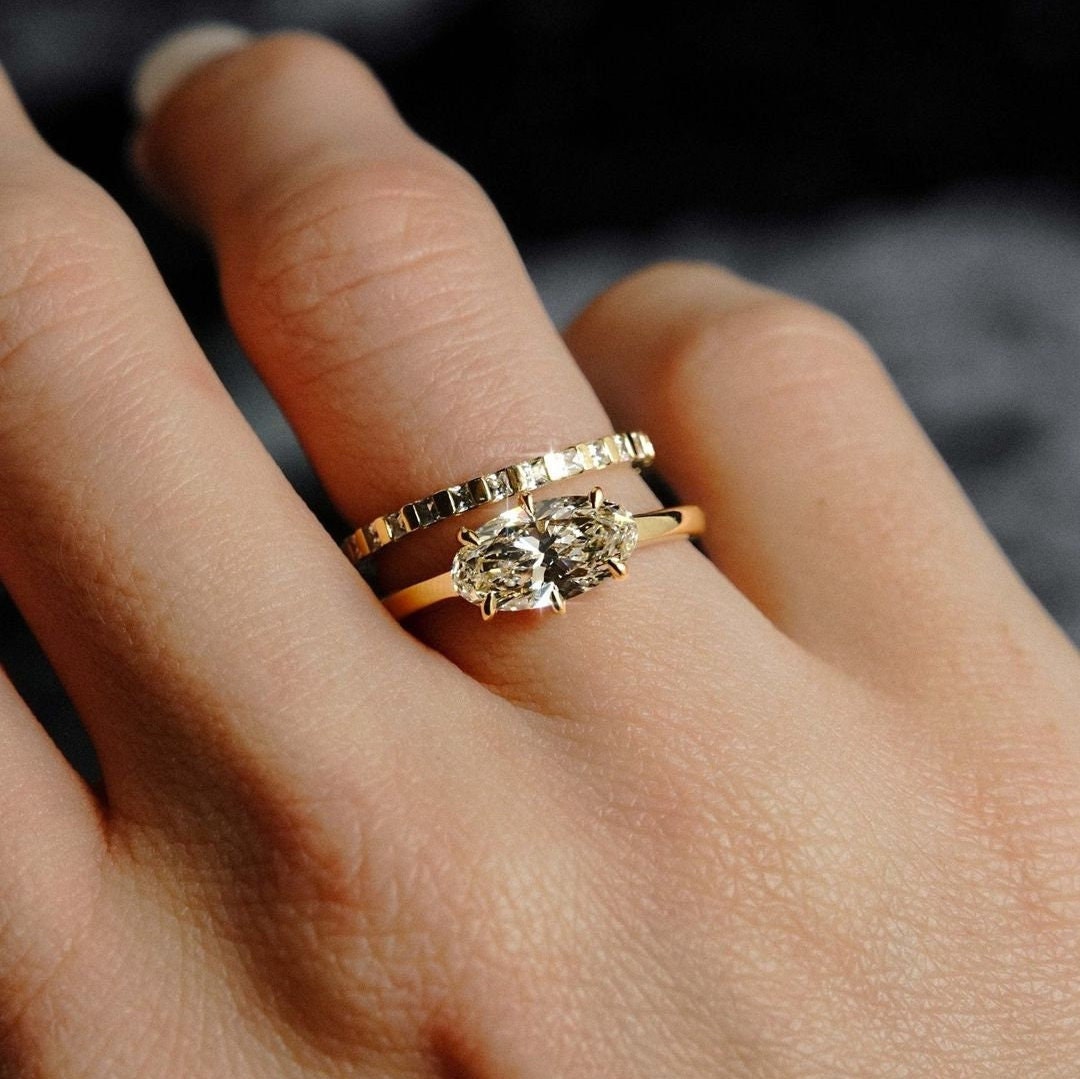 Oval 1.70ct Lab Diamond East-West Engagement Ring | 6 Prongs | IGI Certified