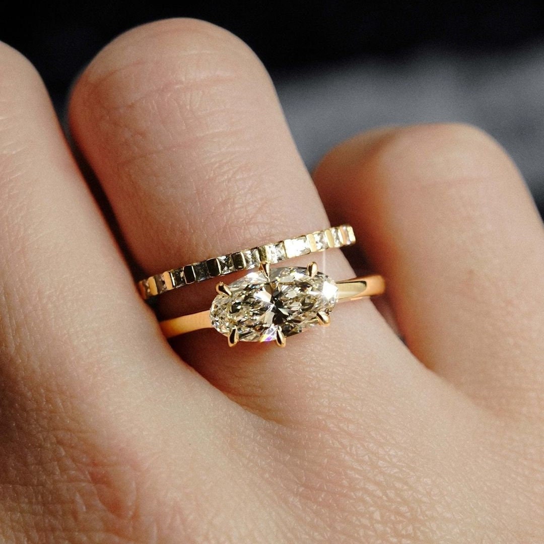 Oval 1.70ct Lab Grown diamond East-West Set Six Claw Prongs Engagement Ring, EF Color, VS Clarity