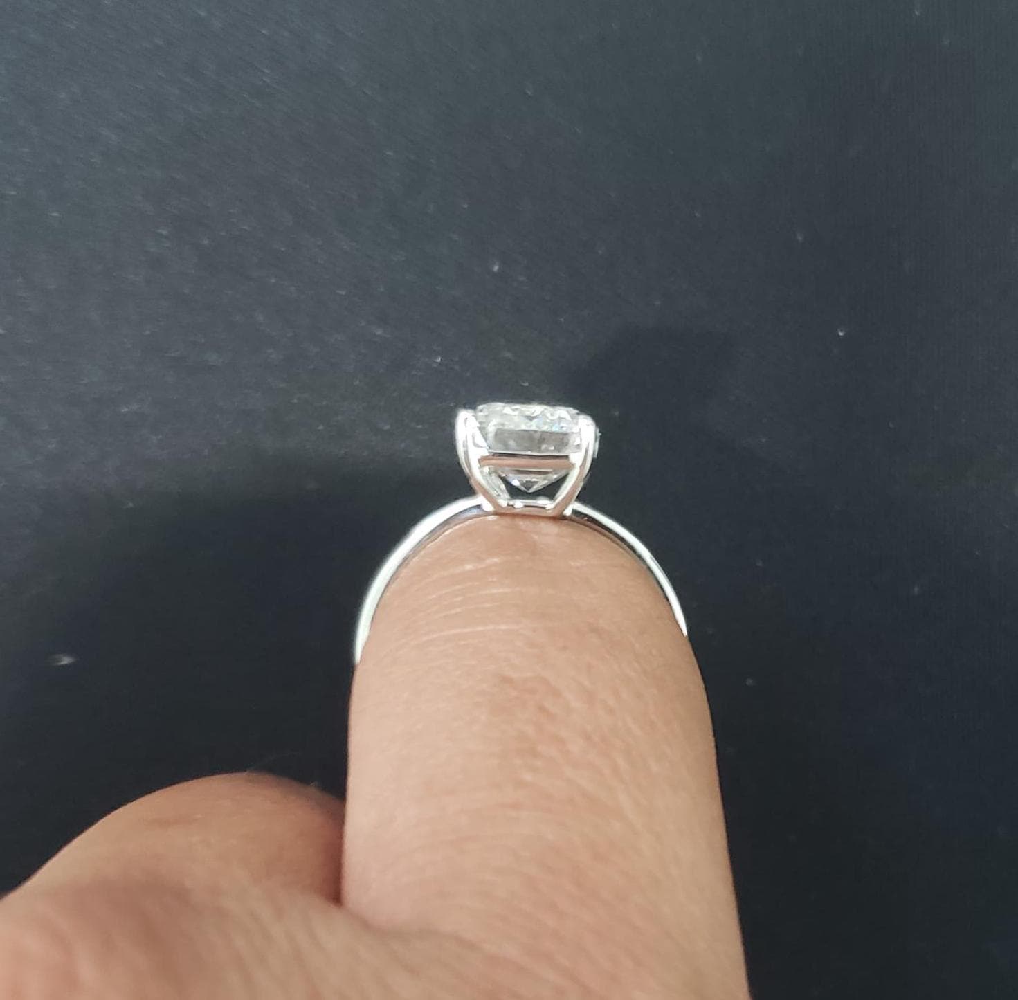 Emerald 5.50ct lab-grown diamond platinum Engagement ring, DEF Color, VVS-VS Clarity - IGI Certificate