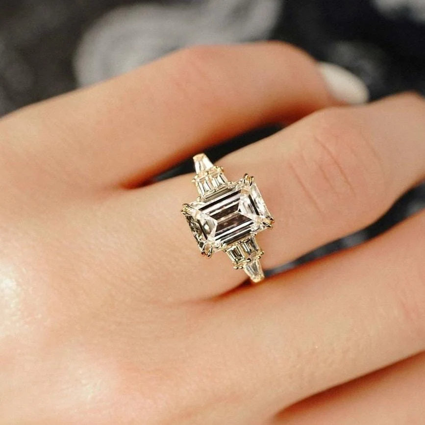Custom order - 3.5ct D-VVS Emerald center stone | 18kt yellow gold | 6.75 US