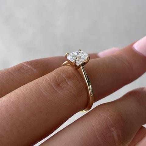 Oval 1ct Lab Grown Diamond Engagement ring, EF Color VS Clarity, IGI Certificate