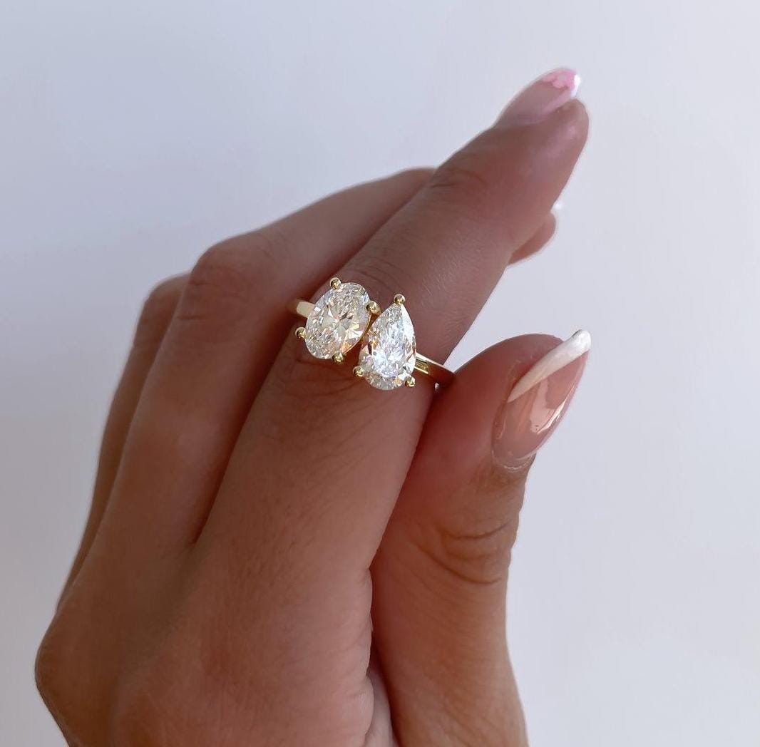 Oval and Pear 4.00tcw Lab Grown Diamond Toi Et Moi Engagement Ring, D-E-F Color, VVS-VS Clarity