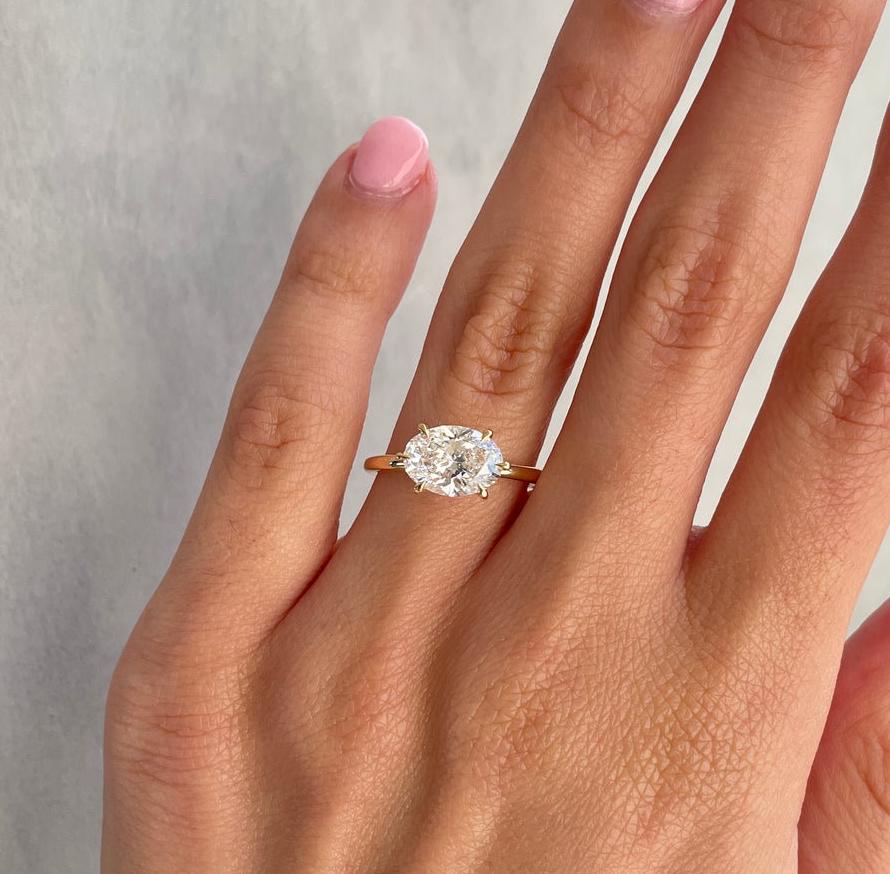 Oval 2.50ct Lab-grown Diamond Solitaire East-West Engagement ring, D-E-F color, VVS - VS Clarity - IGI Certified