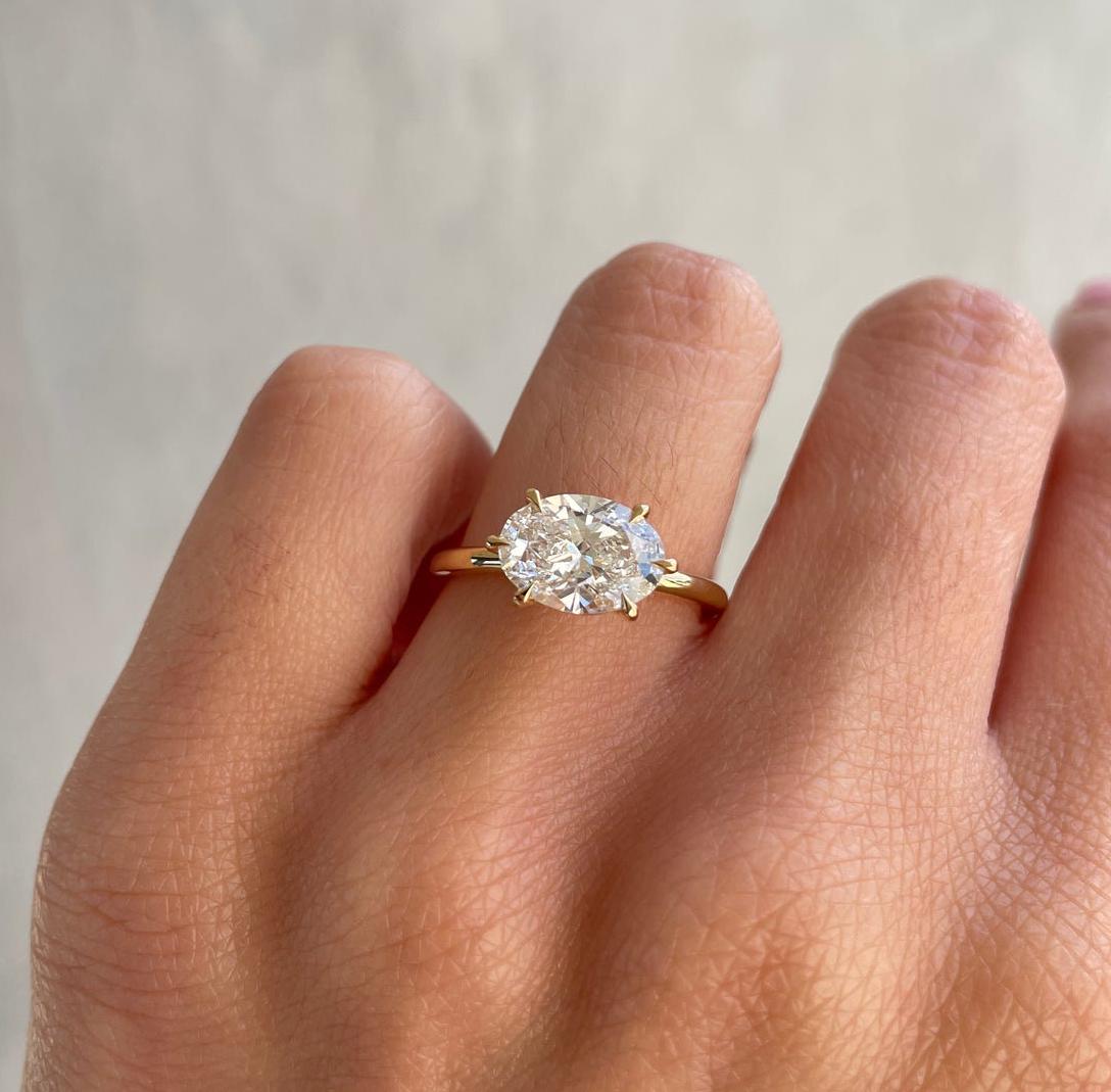 Oval 2.50ct Lab-grown Diamond Solitaire East-West Engagement ring, D-E-F color, VVS - VS Clarity - IGI Certified