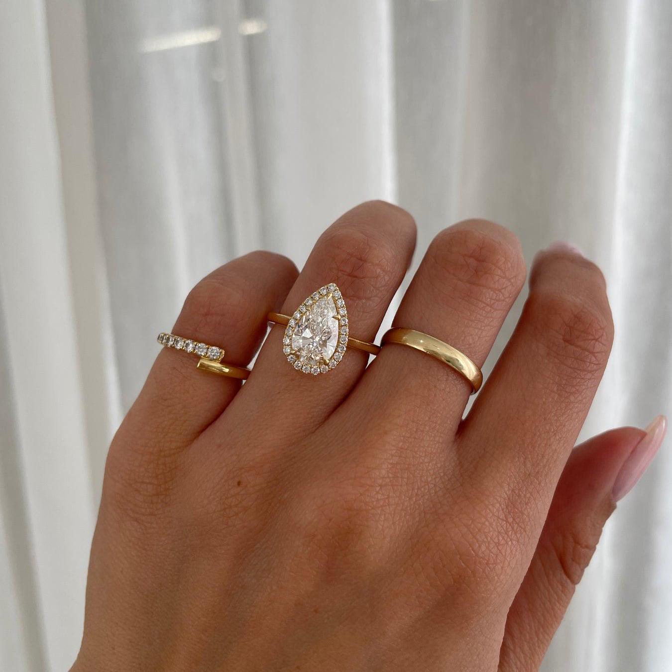 Pear 2.20tcw Lab Grown Diamond Halo-Style Engagement ring, D-E-F Color, VVS-VS Clarity - IGI Certificate