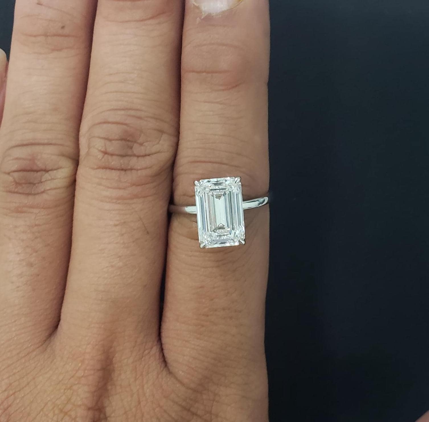 Emerald 5.50ct lab-grown diamond platinum Engagement ring, DEF Color, VVS-VS Clarity - IGI Certificate