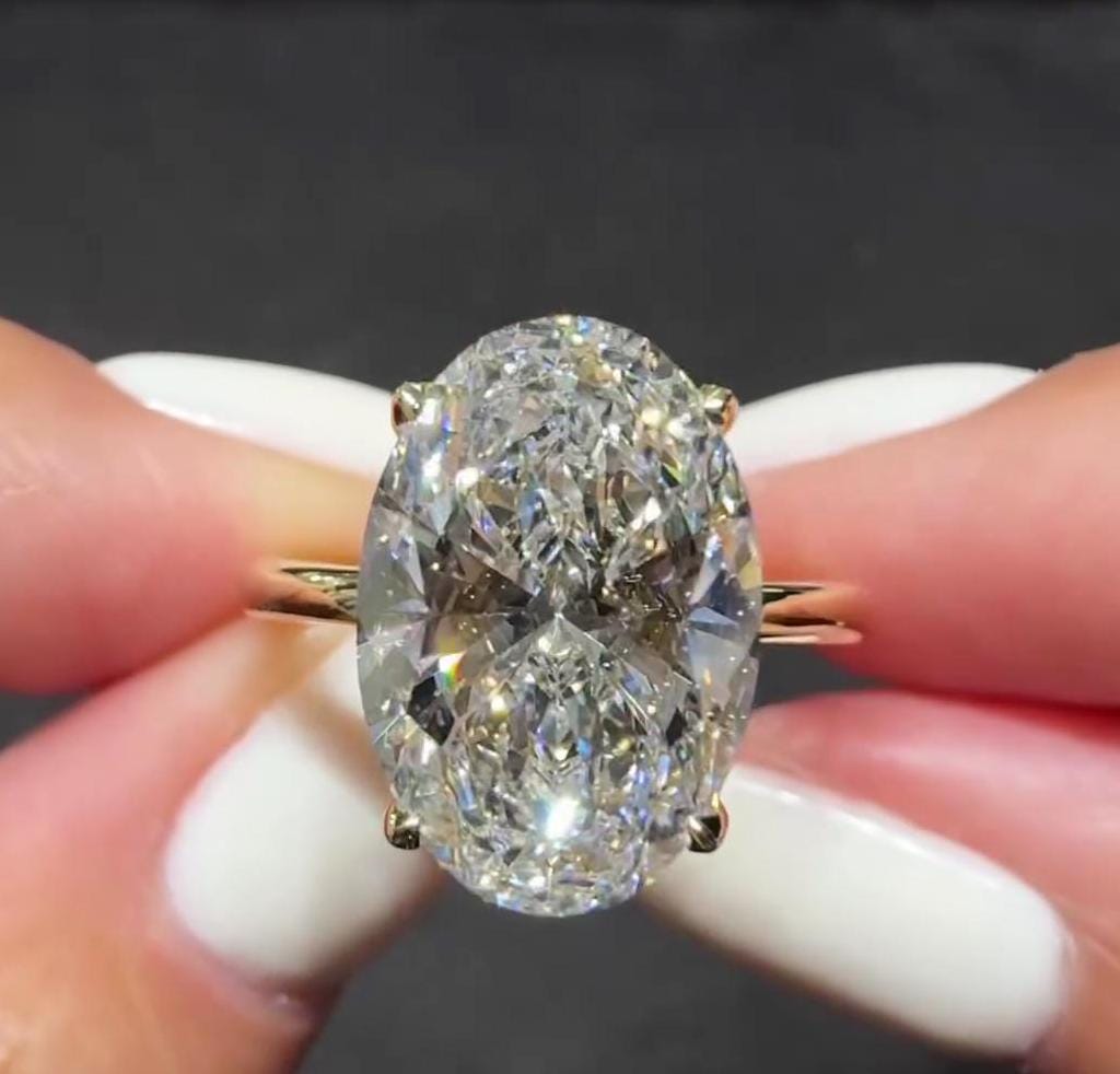 Oval 5.00ct Lab Grown Diamond Solitaire Engagement Ring, D-E-F Color, VVS-VS Clarity - IGI Certificate
