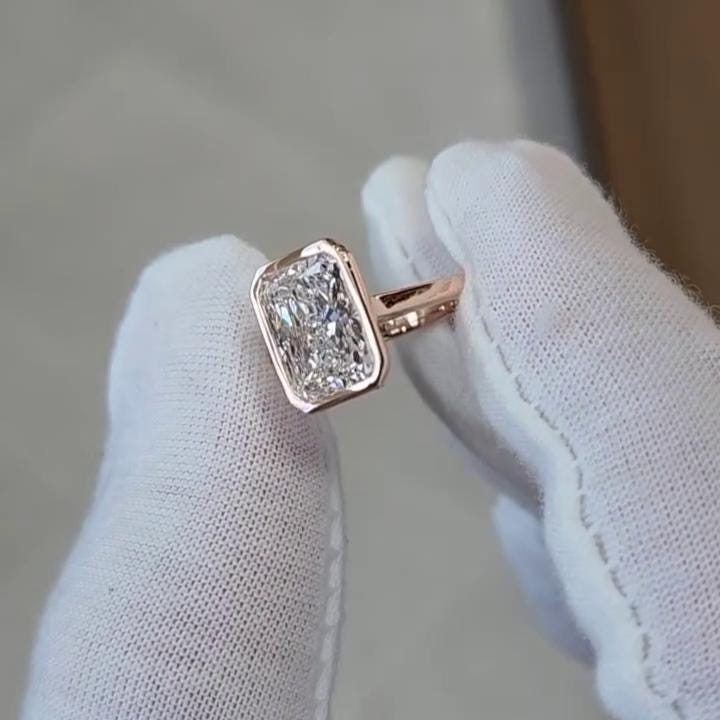 Radiant 3.00ct Lab Grown Diamond Bezel Setting Engagement Ring, EF Color, VS Clarity
