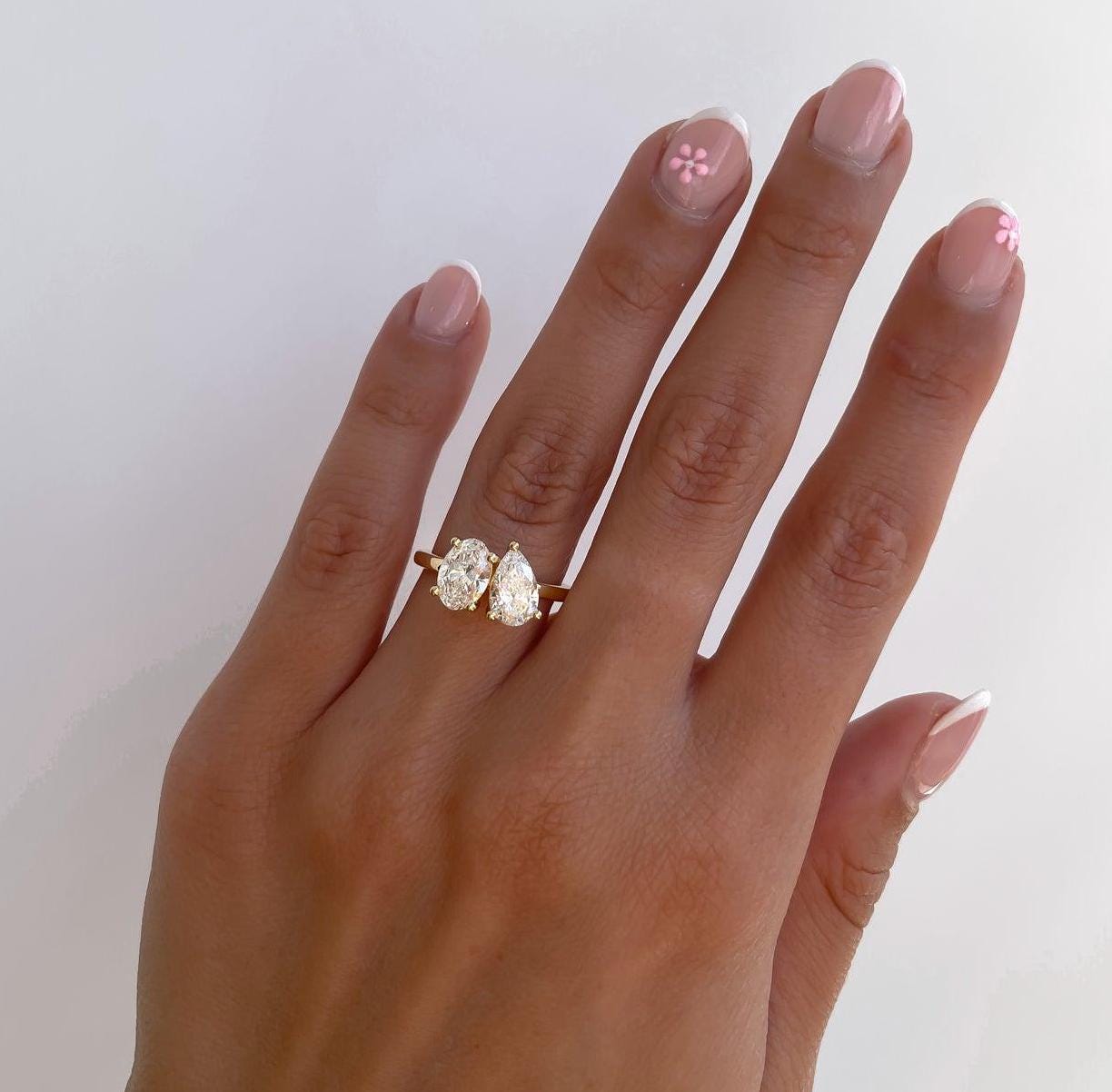 Oval and Pear 4.00tcw Lab Grown Diamond Toi Et Moi Engagement Ring, D-E-F Color, VVS-VS Clarity