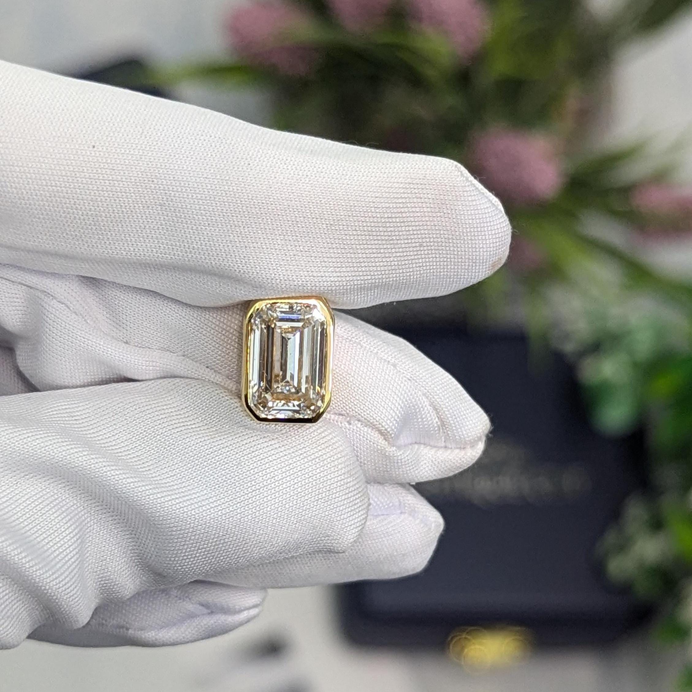Emerald 3.00ct Lab Grown Diamond Bezel Set Pendant, EF Color, VS Clarity, IGI Certificate