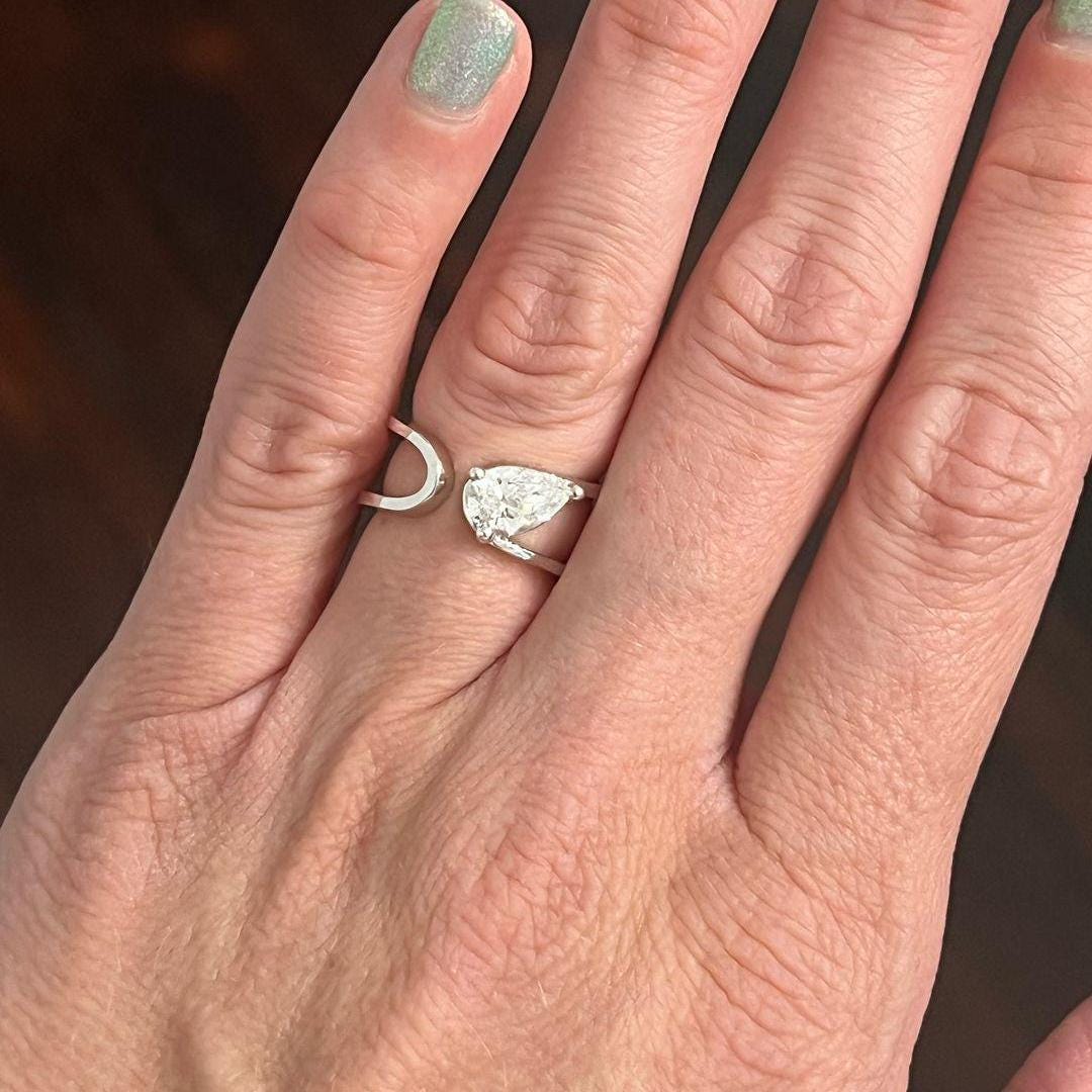 Pear 1.00ct Lab-grown diamond Bypass Engagement Ring, EF Color, VS Clarity - IGI Certificate